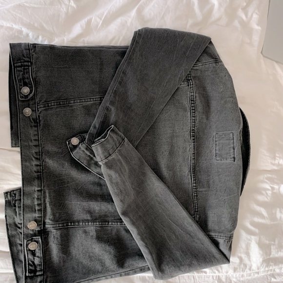 Forever 21 black jean jacket - Picture 2 of 5